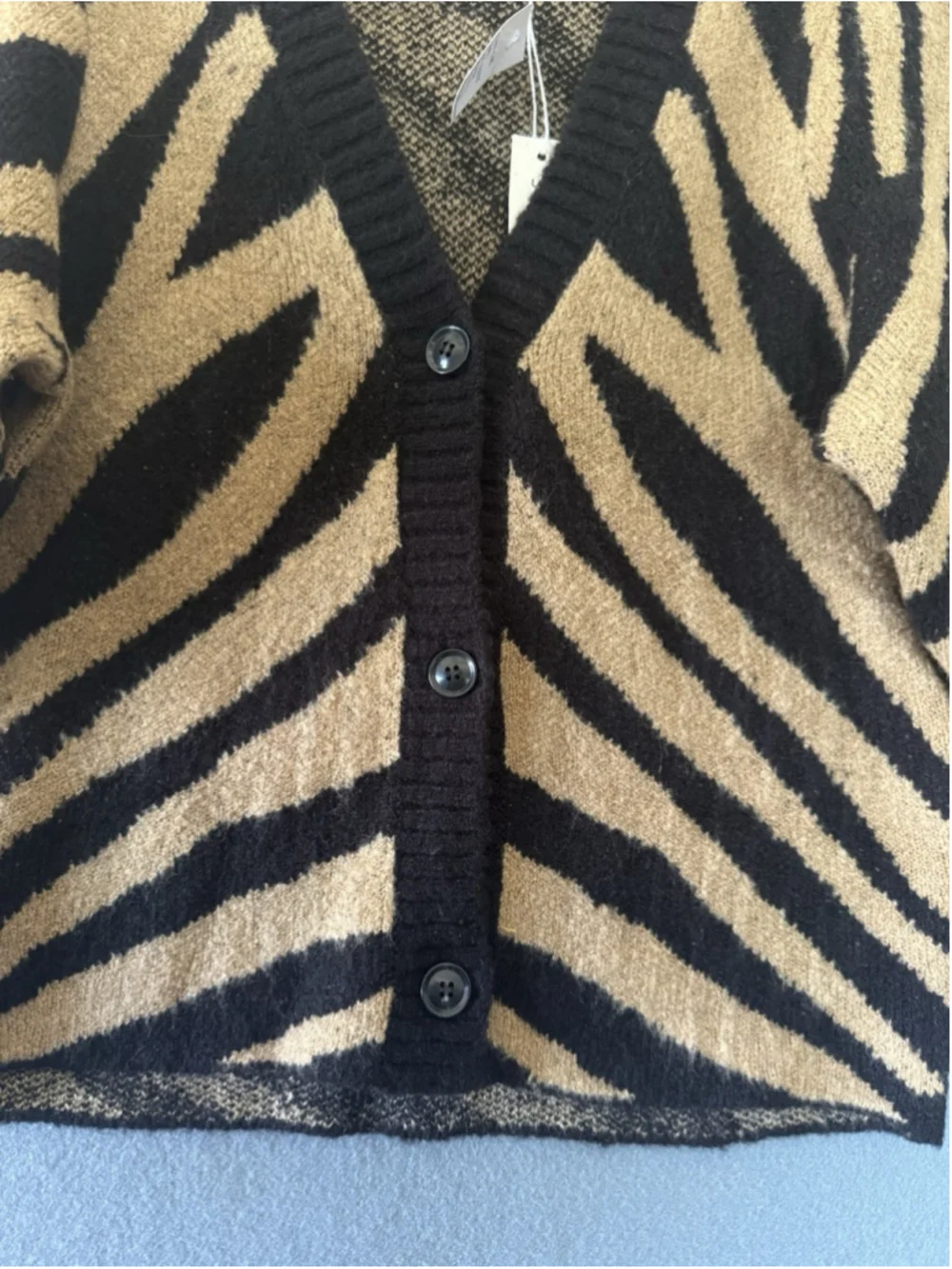Saltwater Luxe Zebra Print Cardigan Sweater Small Camel Black Rare NWT - Picture 6 of 12